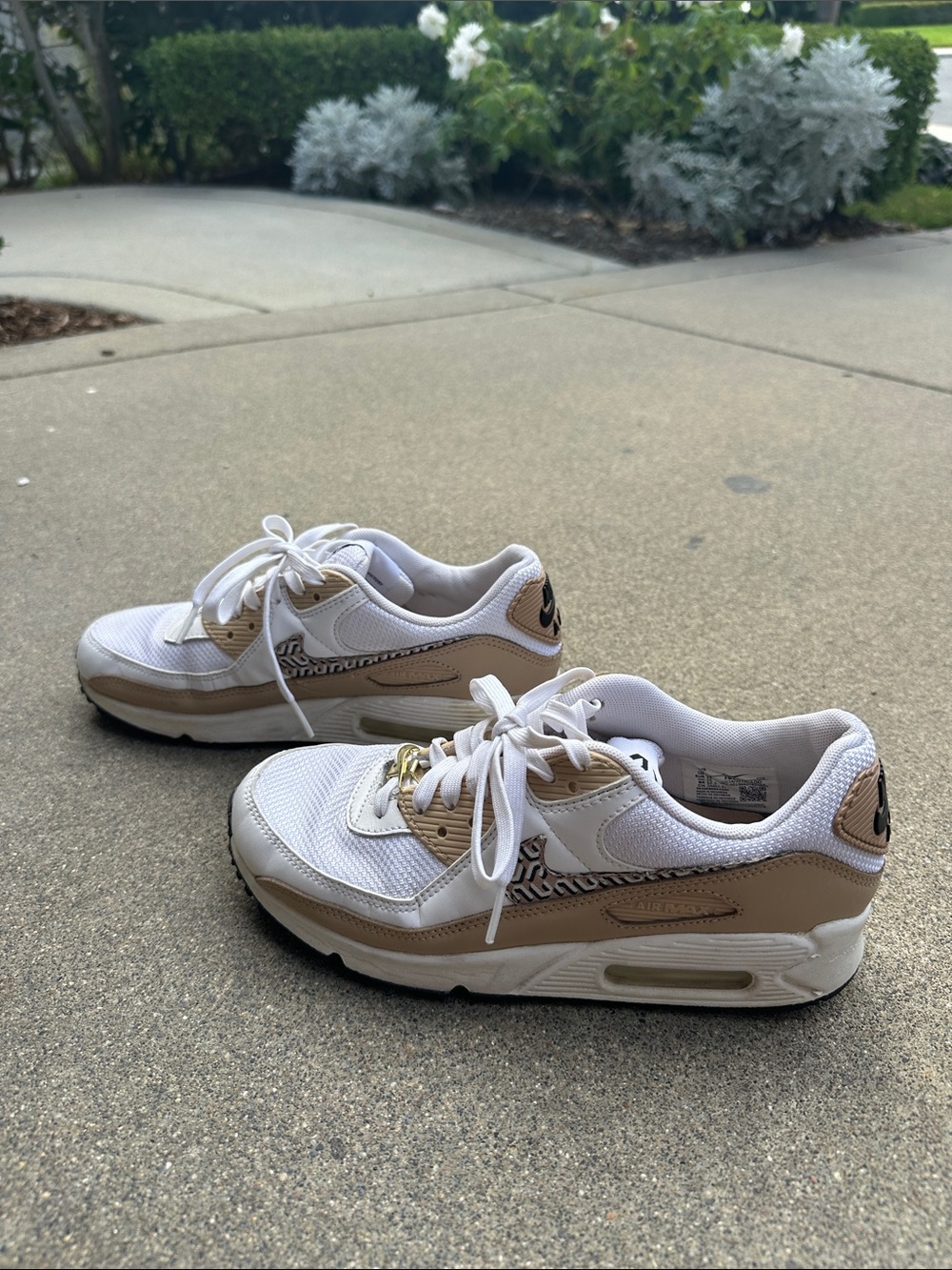 Nike Wmns Air Max 90 'United in Victory tan leather  size 8 - Picture 3 of 8